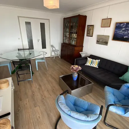 Spacious Bright Nest With Balcony Facing The Sea *