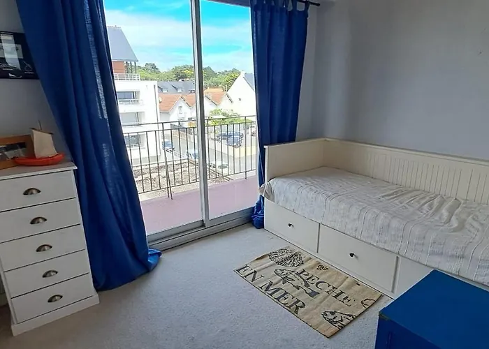 Spacious Bright Nest With Balcony Facing The Sea Appartamento Pornichet